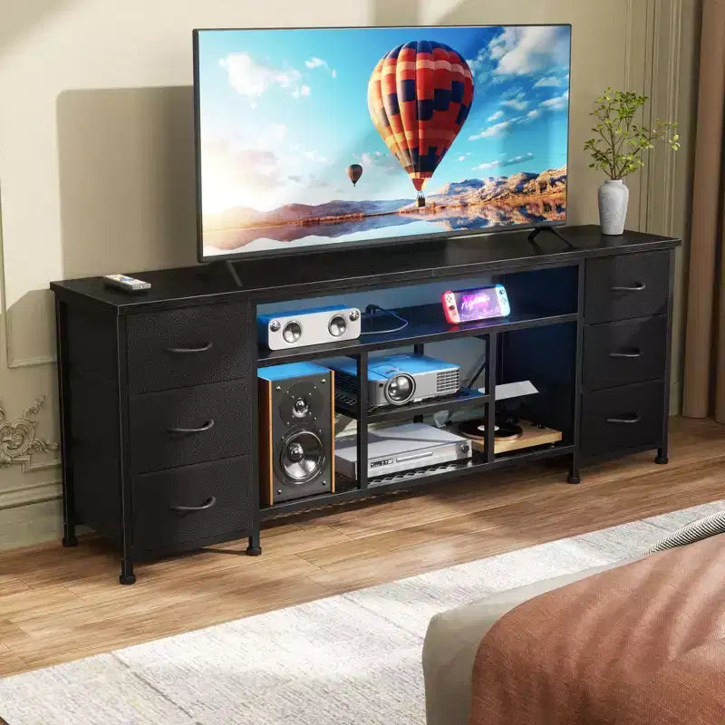 Commode de meuble TV 63" avec lumières LED et station de recharge – 6 tiroirs en tissu, convient aux téléviseurs jusqu'à 70"