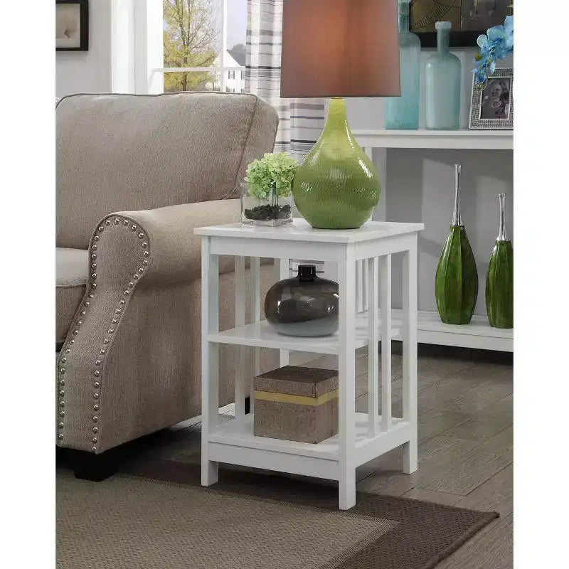 Table d'appoint en bois blanc avec 2 étagères – 60,3 cm H x 40 cm L, table de chevet compacte pour petits espaces