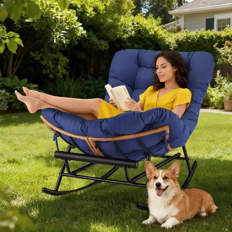 Fauteuil Papasan à bascule avec coussin épais, repose-pieds en métal et cadre en rotin PE – Intérieur/Extérieur