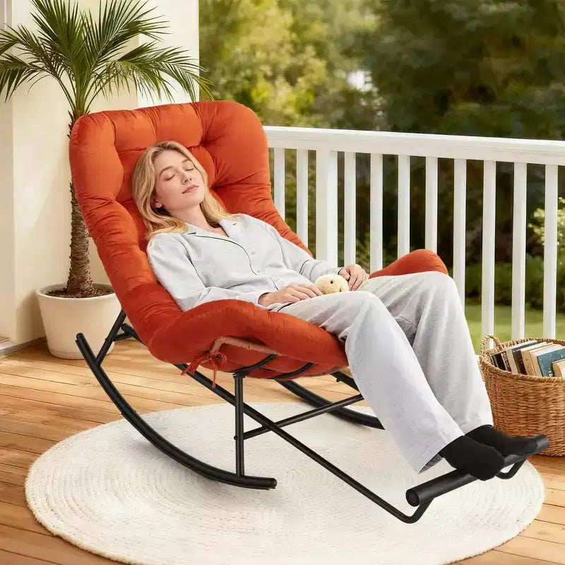Fauteuil Papasan à bascule avec coussin épais, repose-pieds en métal et cadre en rotin PE – Intérieur/Extérieur