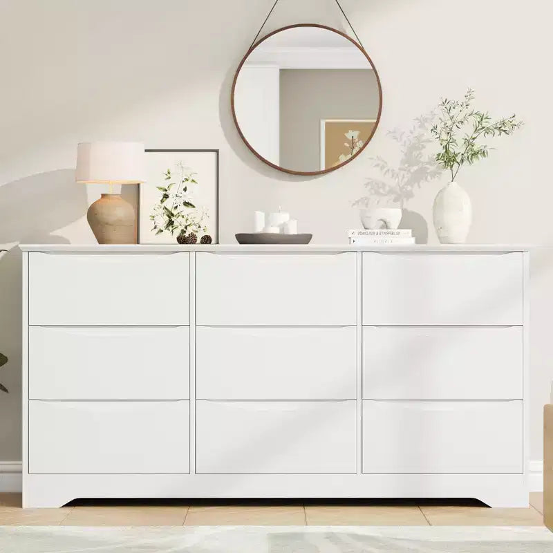 Commode en bois de 150 cm de large à 9 tiroirs avec poignées discrètes et plateau large – Meuble de rangement moderne