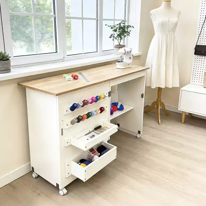 Table pliante pour machine à coudre avec roulettes verrouillables, étagères de rangement, tiroirs et loquets magnétiques